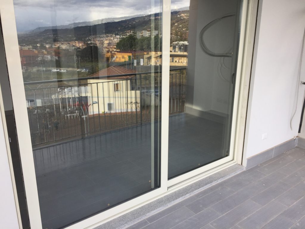 Finestrone Cucina-Soggiorno esterno