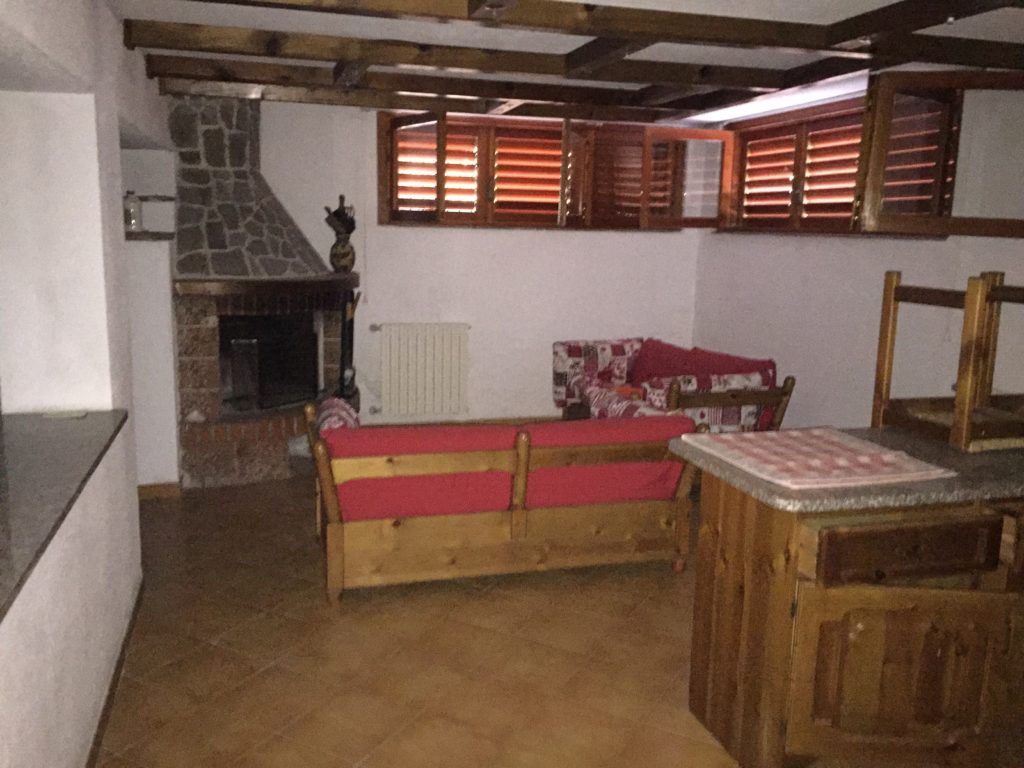 Soggiorno-Camino Seminterrato