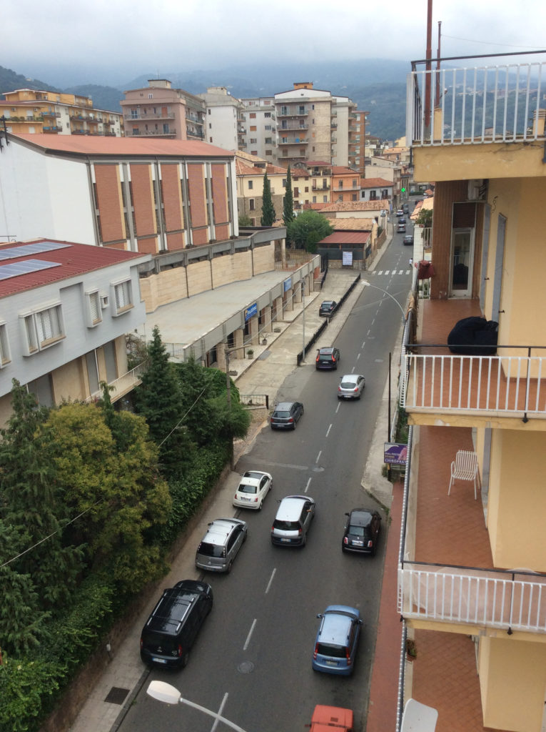 Vista strada principale(chiesa pietà)