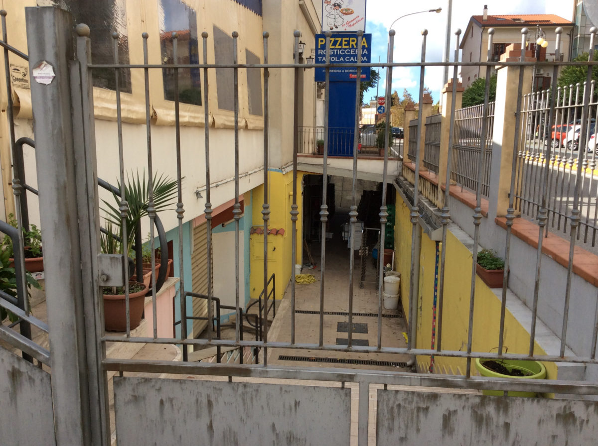 FITTASI LOCALE ZONA CENTRALE A LAMEZIA TERME NICASTRO