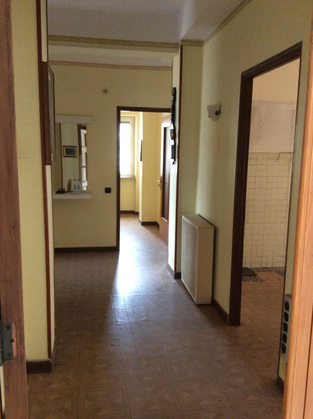 VENDESI APPARTAMENTO CON BOX ZONA CENTRO LAMEZIA TERME