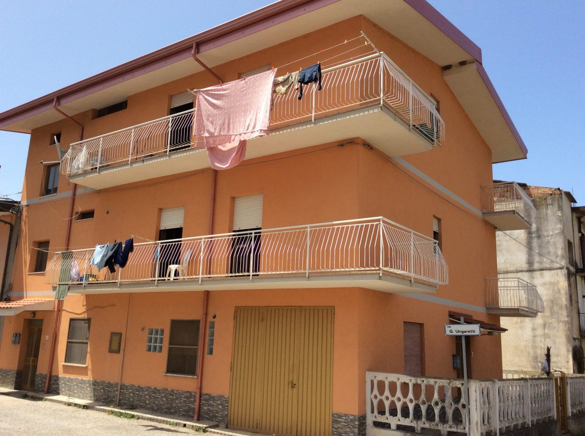 VENDESI FABBRICATO SAN PIETRO A MAIDA